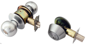 COMBO GAMMA TUBULAR CERROJO LLAVE-MARIPOSA / PERILLA LLAVE-BOTÓN CROMO MATE (MX81207)